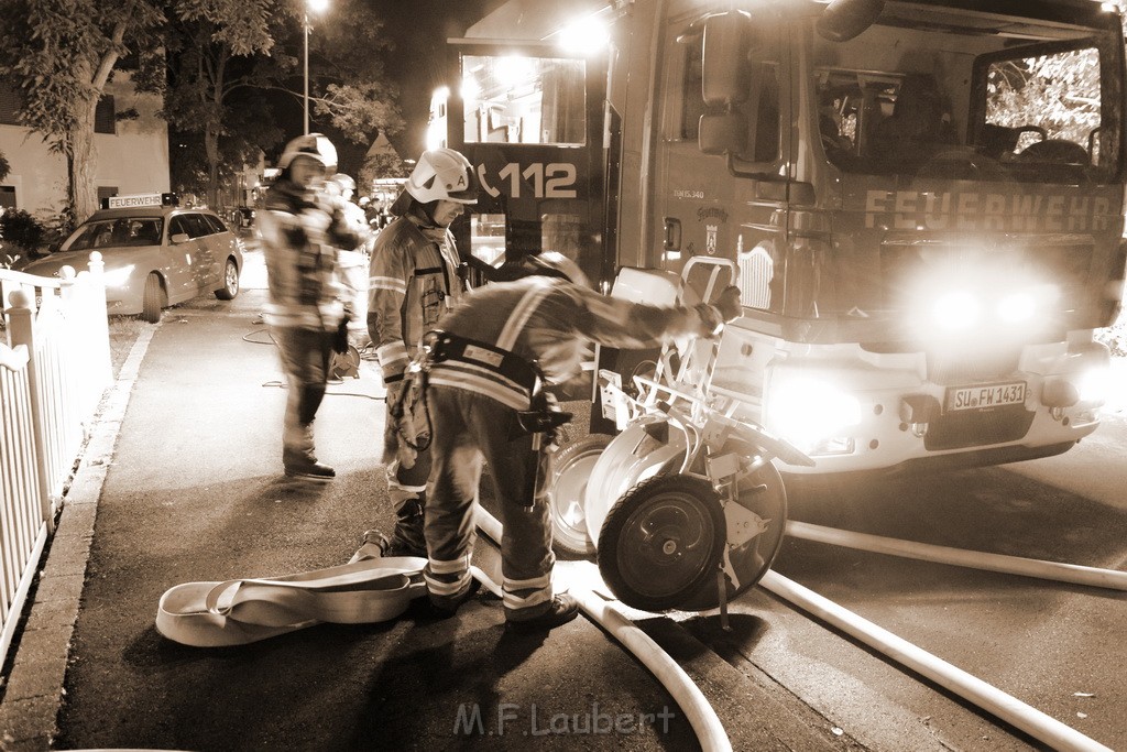 Grossfeuer Einfamilienhaus Siegburg Muehlengrabenstr P0292.JPG - Miklos Laubert